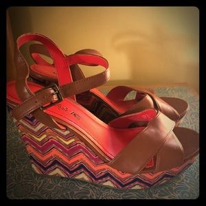 2 pairs of wedges